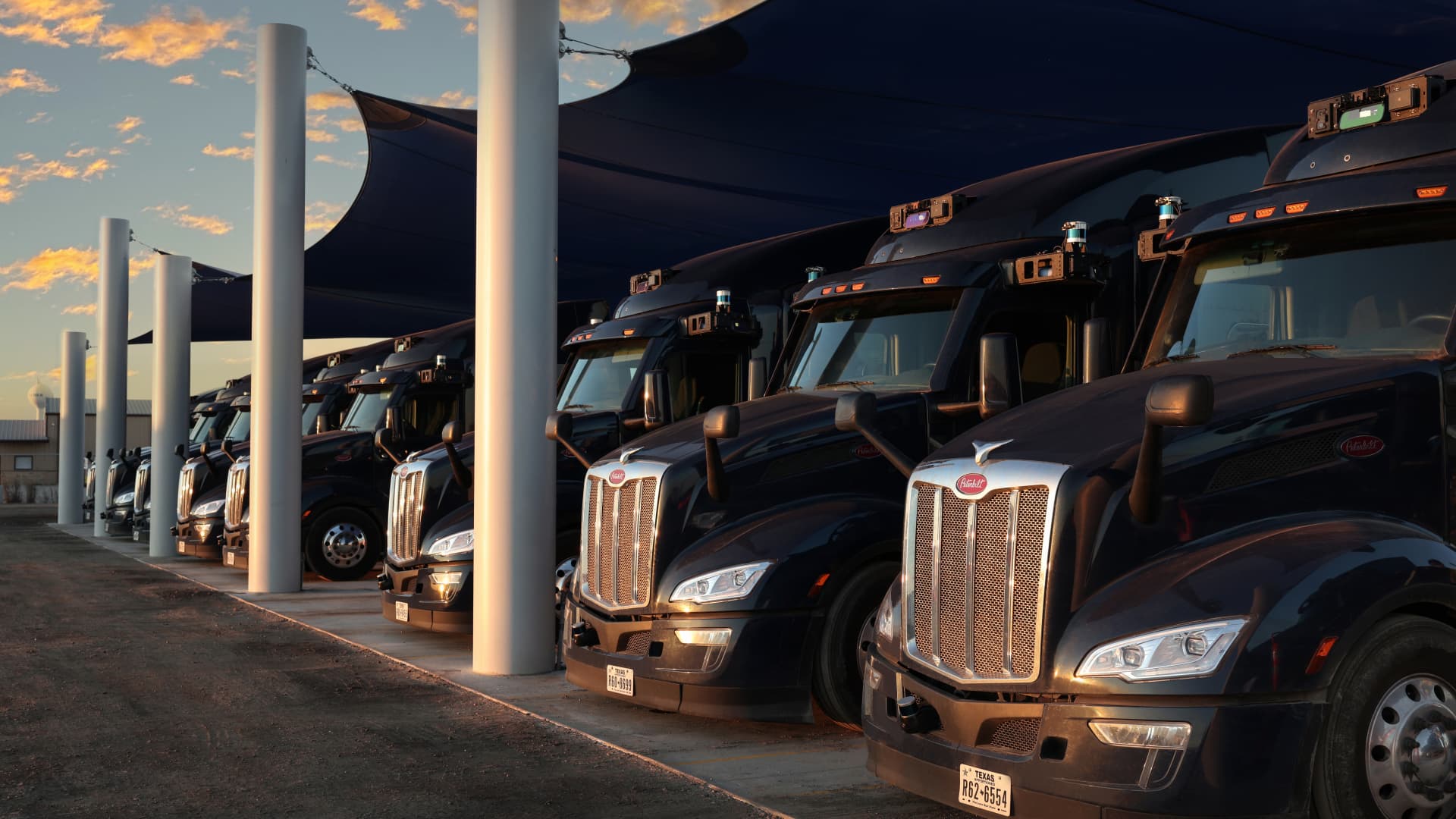 Aurora’s autonomous trucks are delivering for Uber and Fedex in Texas